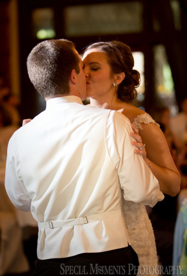 Indianwood Golf Country Club Lake Orion MI wedding photograph