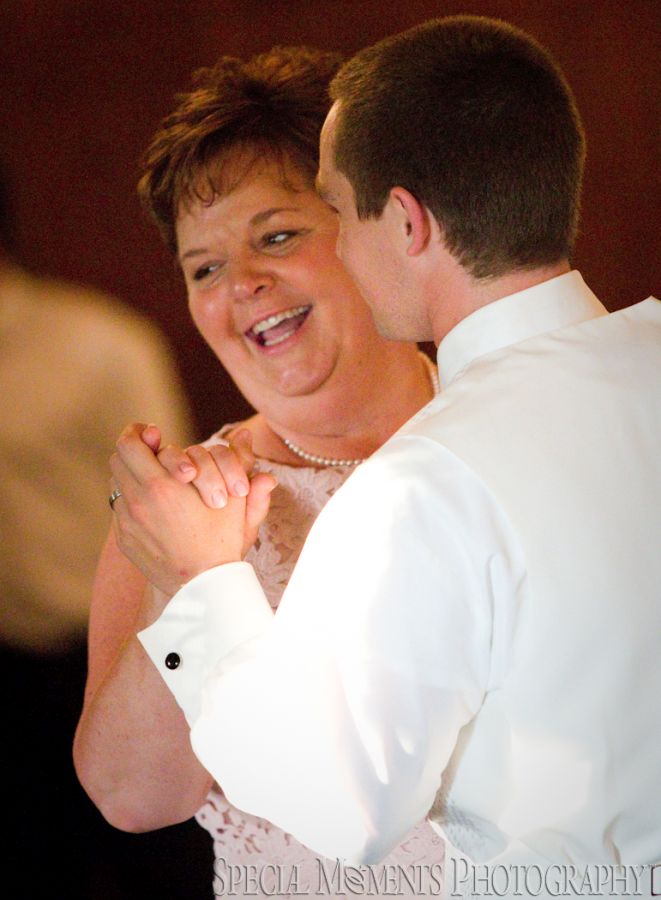 Indianwood Golf Country Club Lake Orion MI wedding photograph