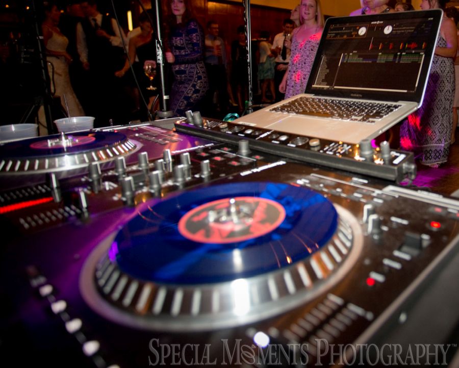 Indianwood Golf Country Club Lake Orion MI wedding photograph