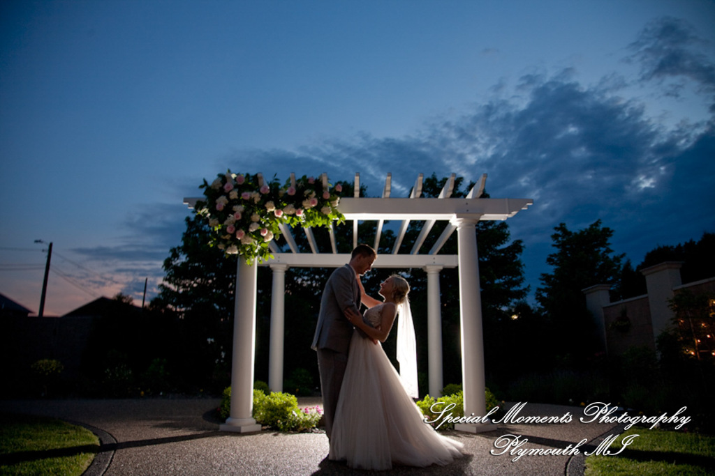 5 Star - Emily & Sean at The Bentley Banquet Center Wyandotte MI wedding photography