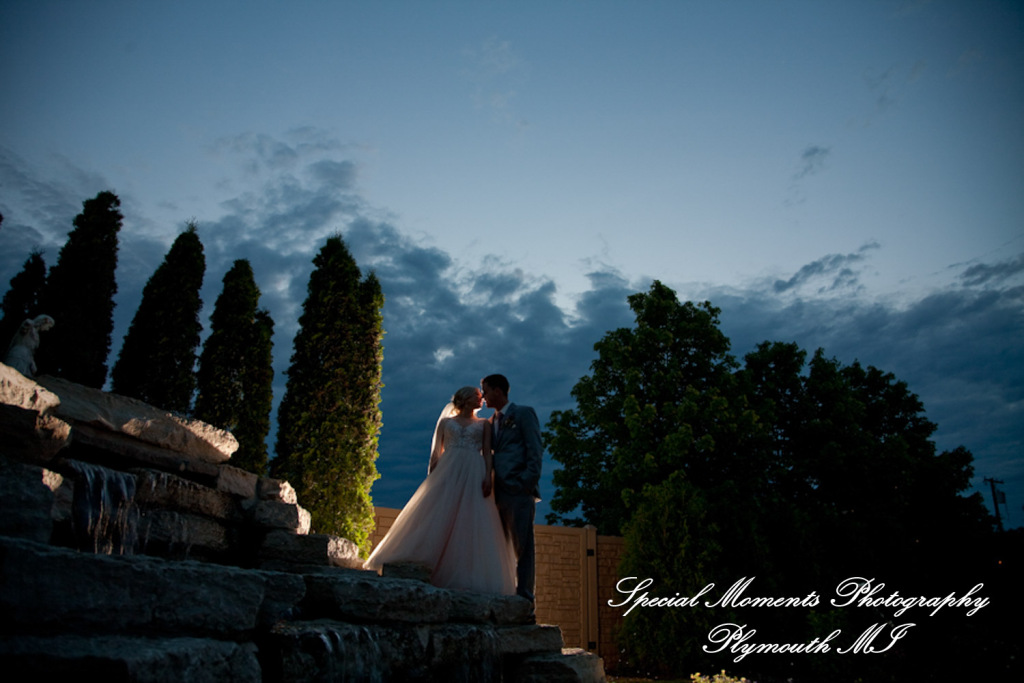 5 Star - Emily & Sean at The Bentley Banquet Center Wyandotte MI wedding photography