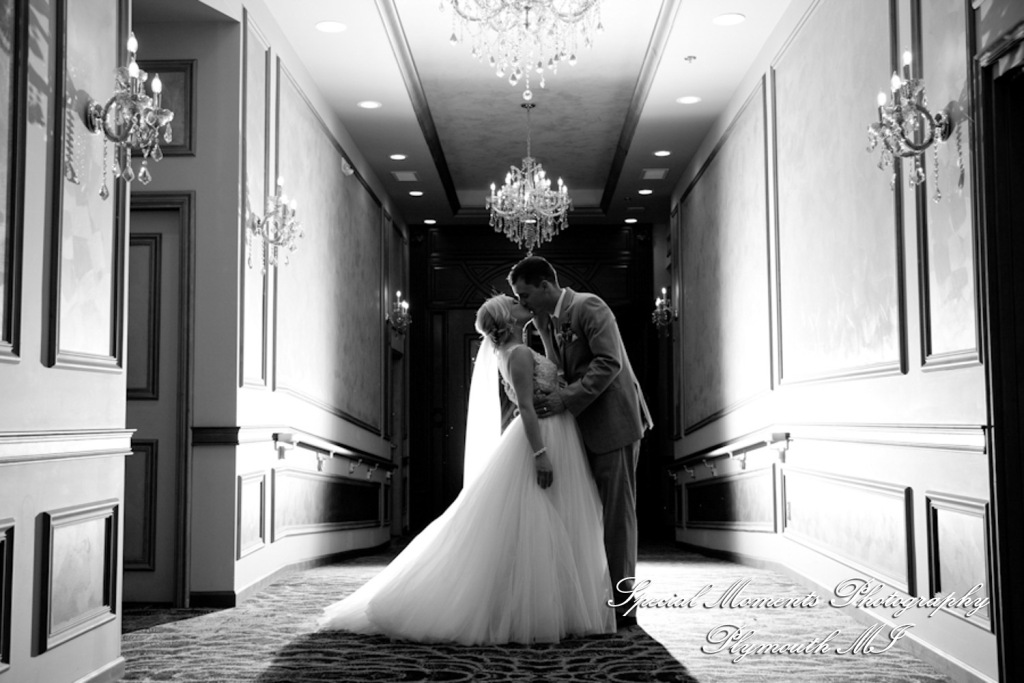5 Star - Emily & Sean at The Bentley Banquet Center Wyandotte MI wedding photography