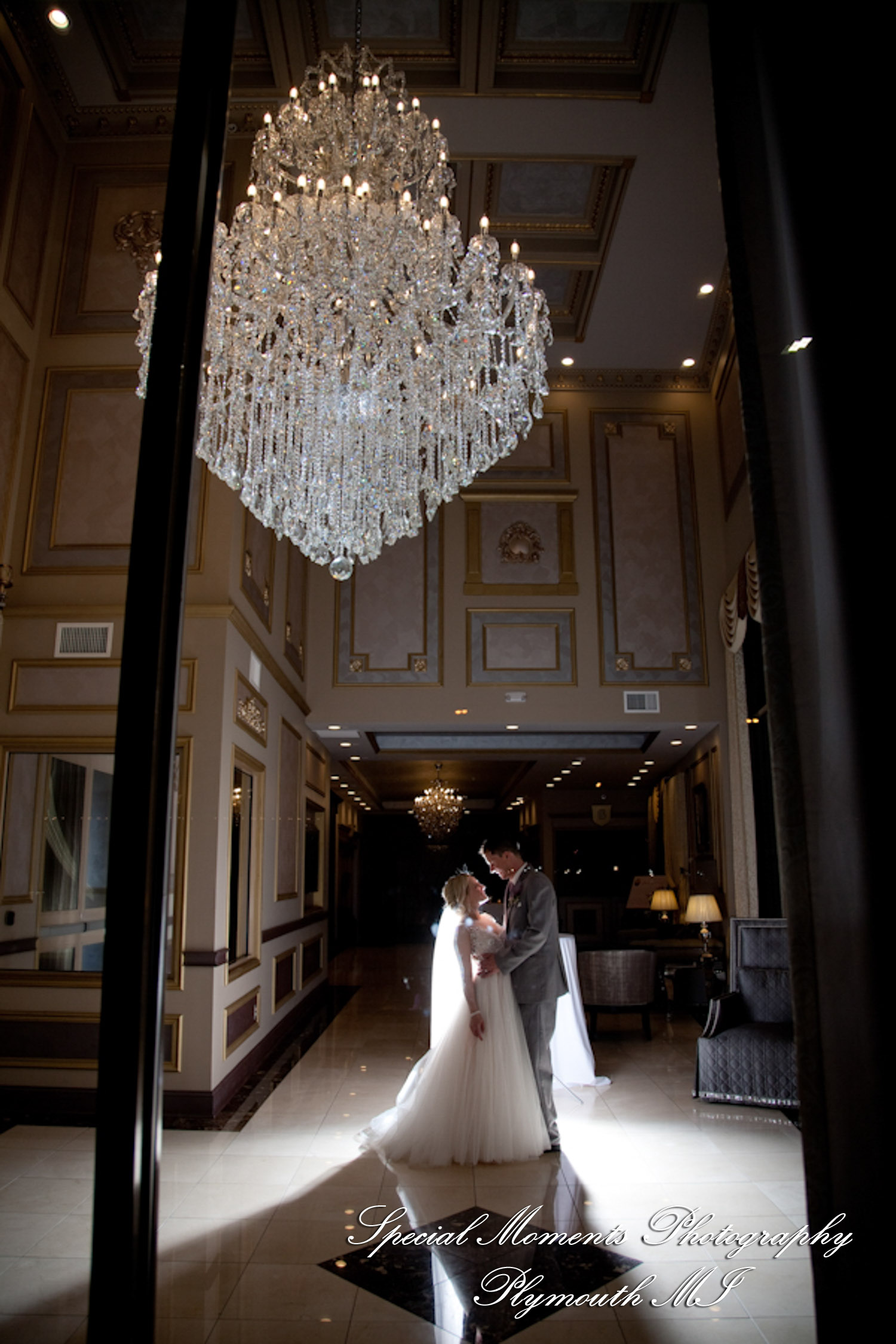 5 Star - Emily & Sean at The Bentley Banquet Center Wyandotte MI wedding photography