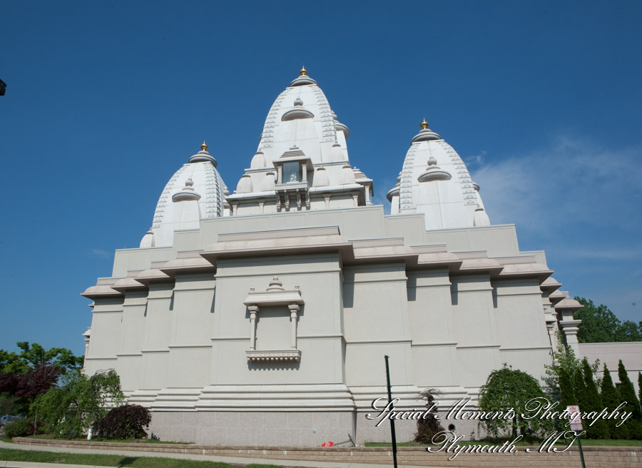 Bharatiya Temple Troy MI wedding photograph