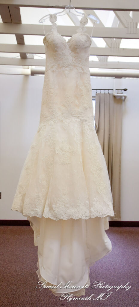 Leanne & Daniel at Christ the King Lutheran Southgate MI wedding photograph