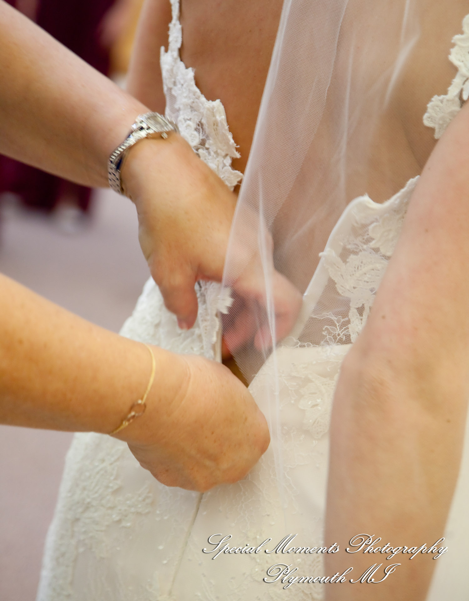 Leanne & Daniel at Christ the King Lutheran Southgate MI wedding photograph