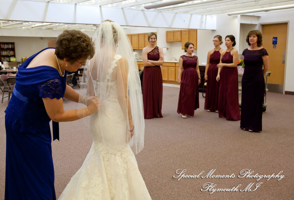 Leanne & Daniel at Christ the King Lutheran Southgate MI wedding photograph