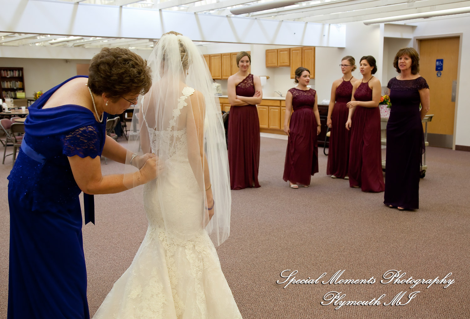 Leanne & Daniel at Christ the King Lutheran Southgate MI wedding photograph