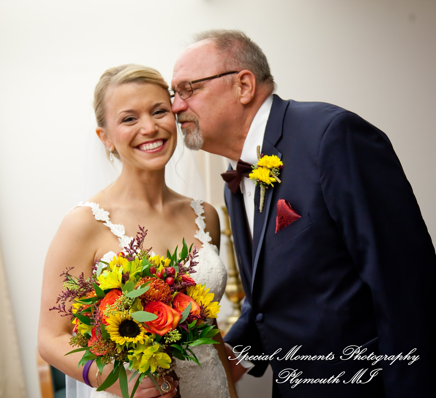 Leanne & Daniel at Christ the King Lutheran Southgate MI wedding photograph