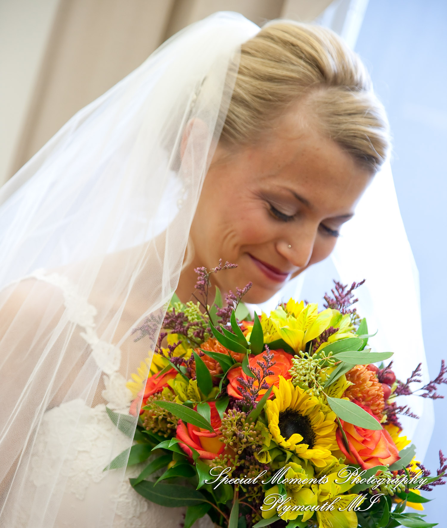 Leanne & Daniel at Christ the King Lutheran Southgate MI wedding photograph