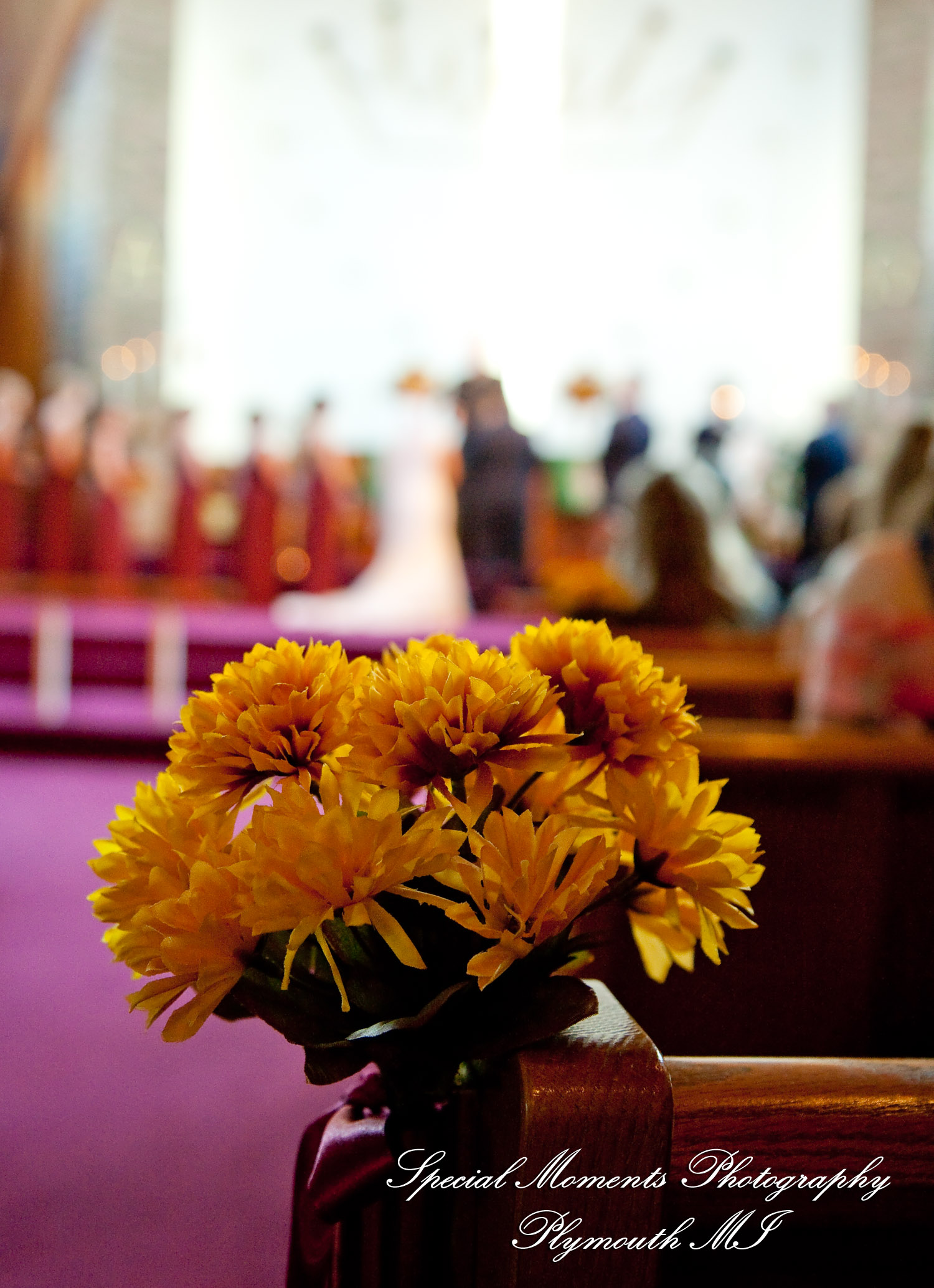 Leanne & Daniel at Christ the King Lutheran Southgate MI wedding photograph