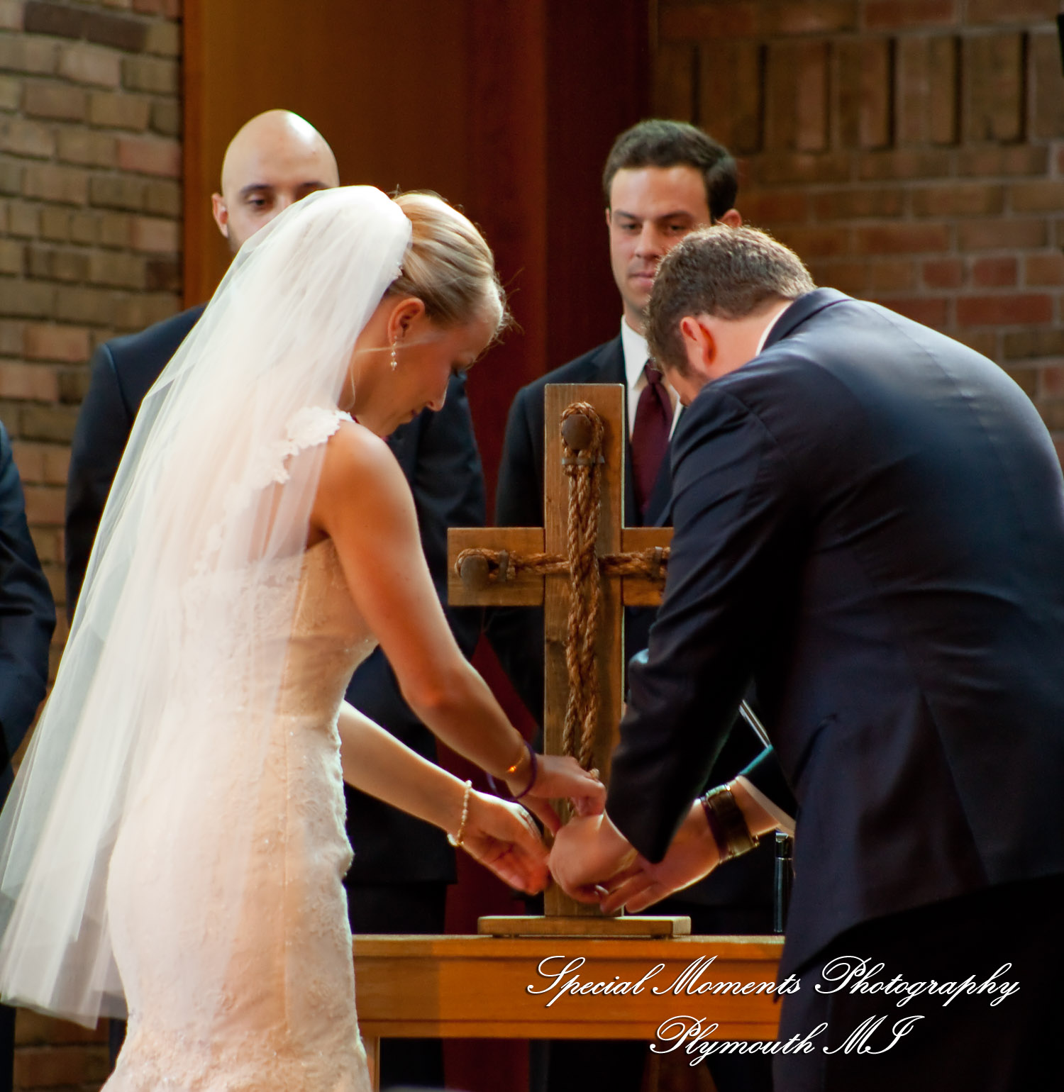 Leanne & Daniel at Christ the King Lutheran Southgate MI wedding photograph
