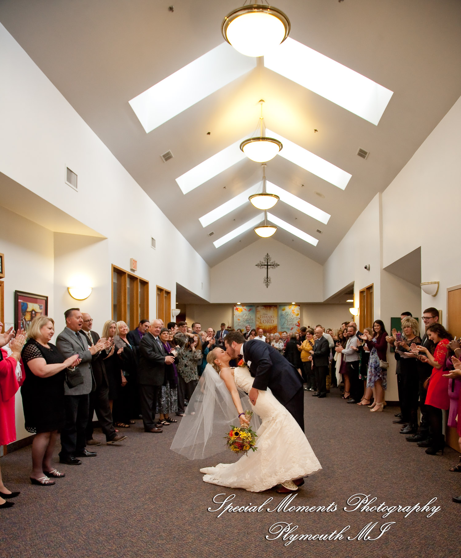 Leanne & Daniel at Christ the King Lutheran Southgate MI wedding photograph