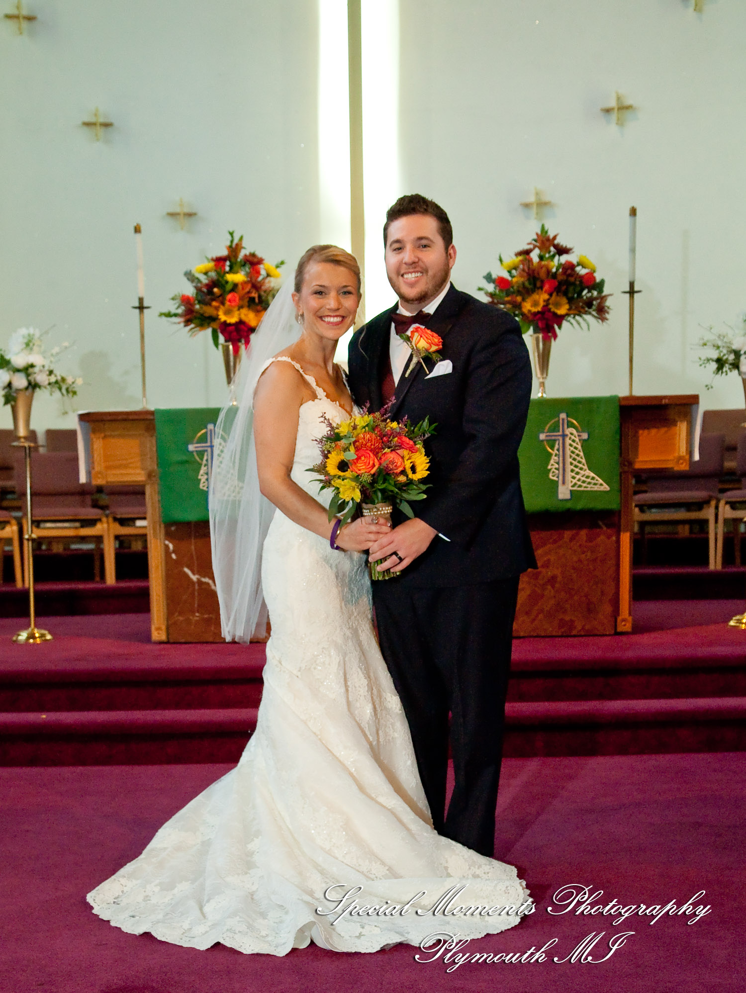 Leanne & Daniel at Christ the King Lutheran Southgate MI wedding photograph