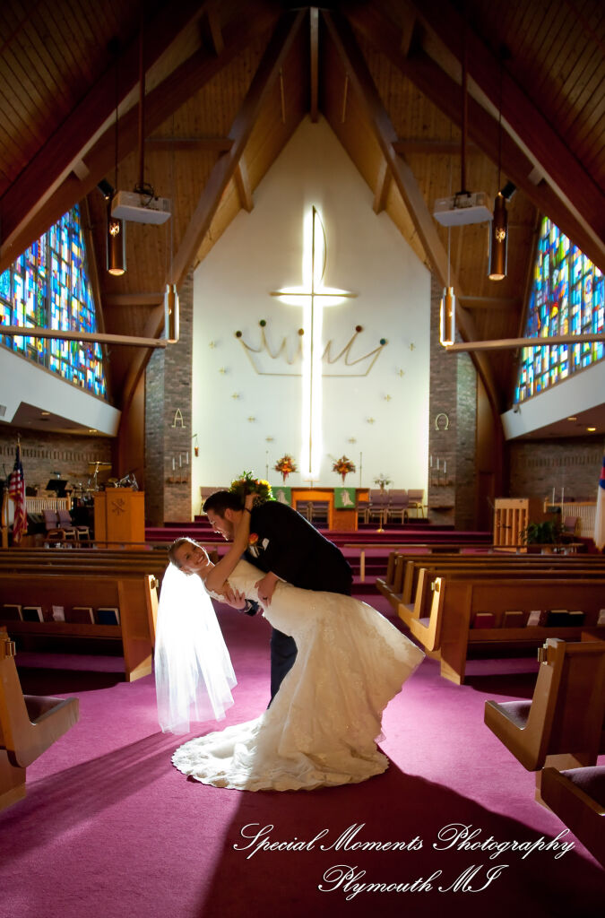 Leanne & Daniel at Christ the King Lutheran Southgate MI wedding photograph