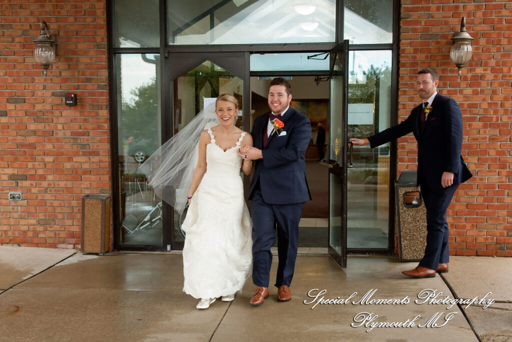 Leanne & Daniel at Christ the King Lutheran Southgate MI wedding photograph