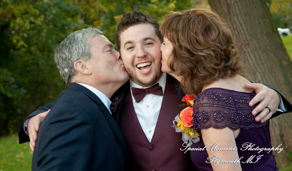 Leanne & Daniel at Elizabeth Park Trenton MI wedding photograph