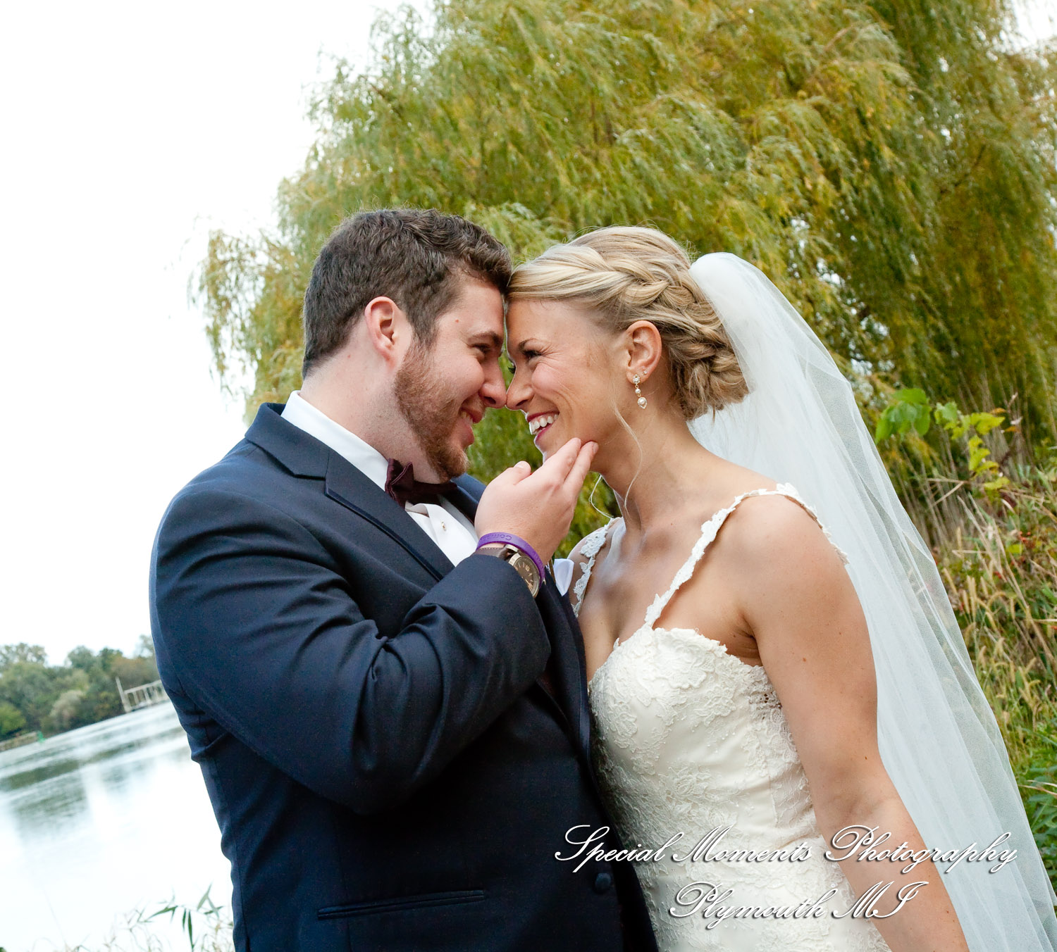 Leanne & Daniel at Elizabeth Park Trenton MI wedding photograph