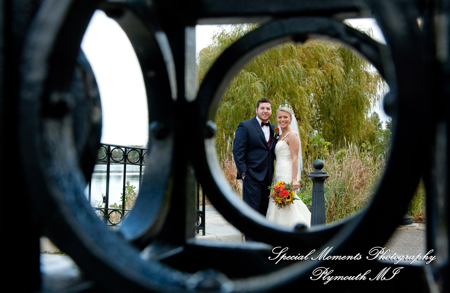 Leanne & Daniel at Elizabeth Park Trenton MI wedding photograph