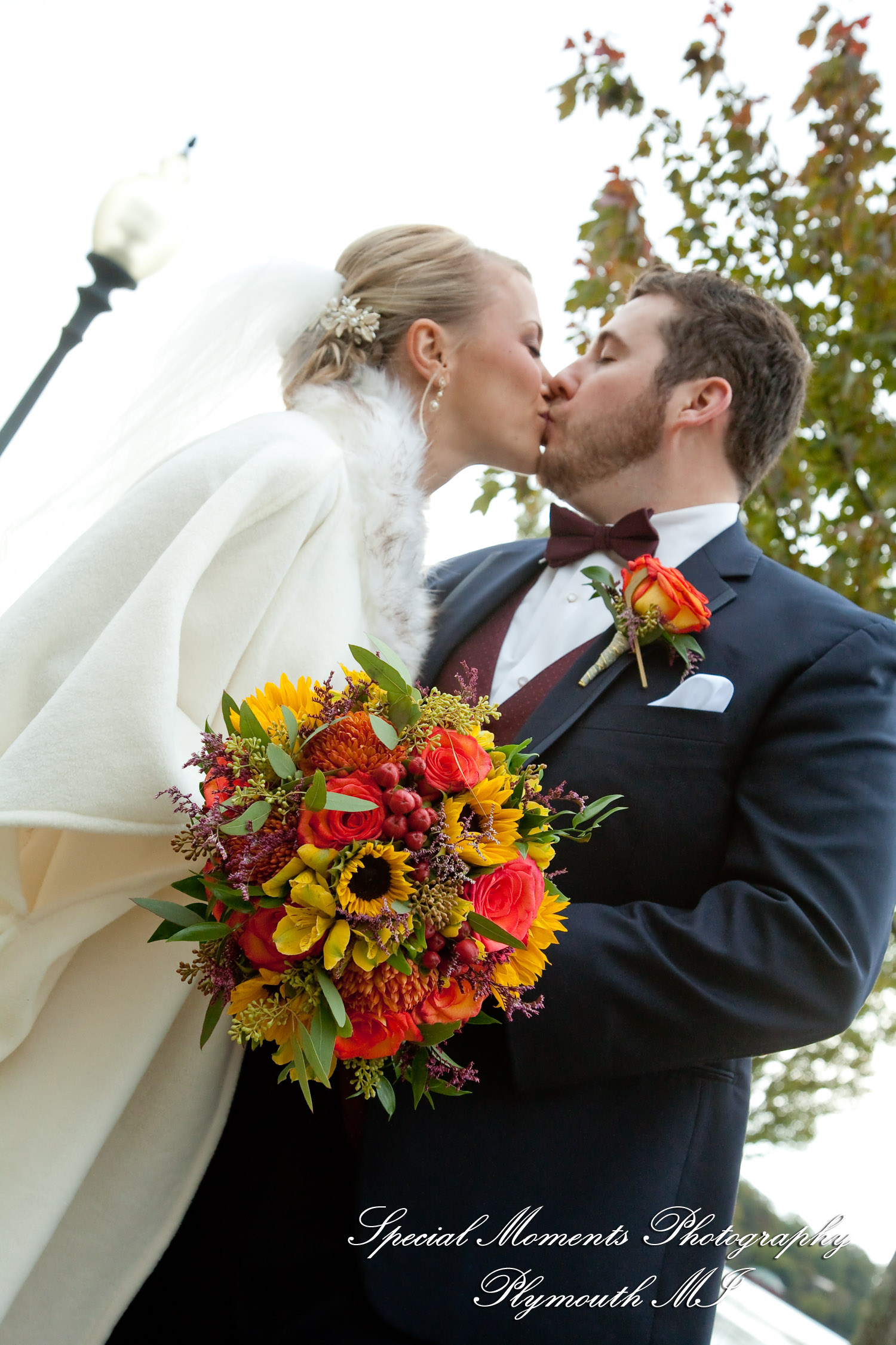 Leanne & Daniel at Elizabeth Park Trenton MI wedding photograph