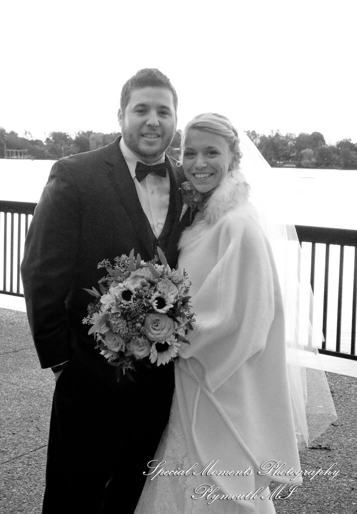 Leanne & Daniel at Elizabeth Park Trenton MI wedding photograph