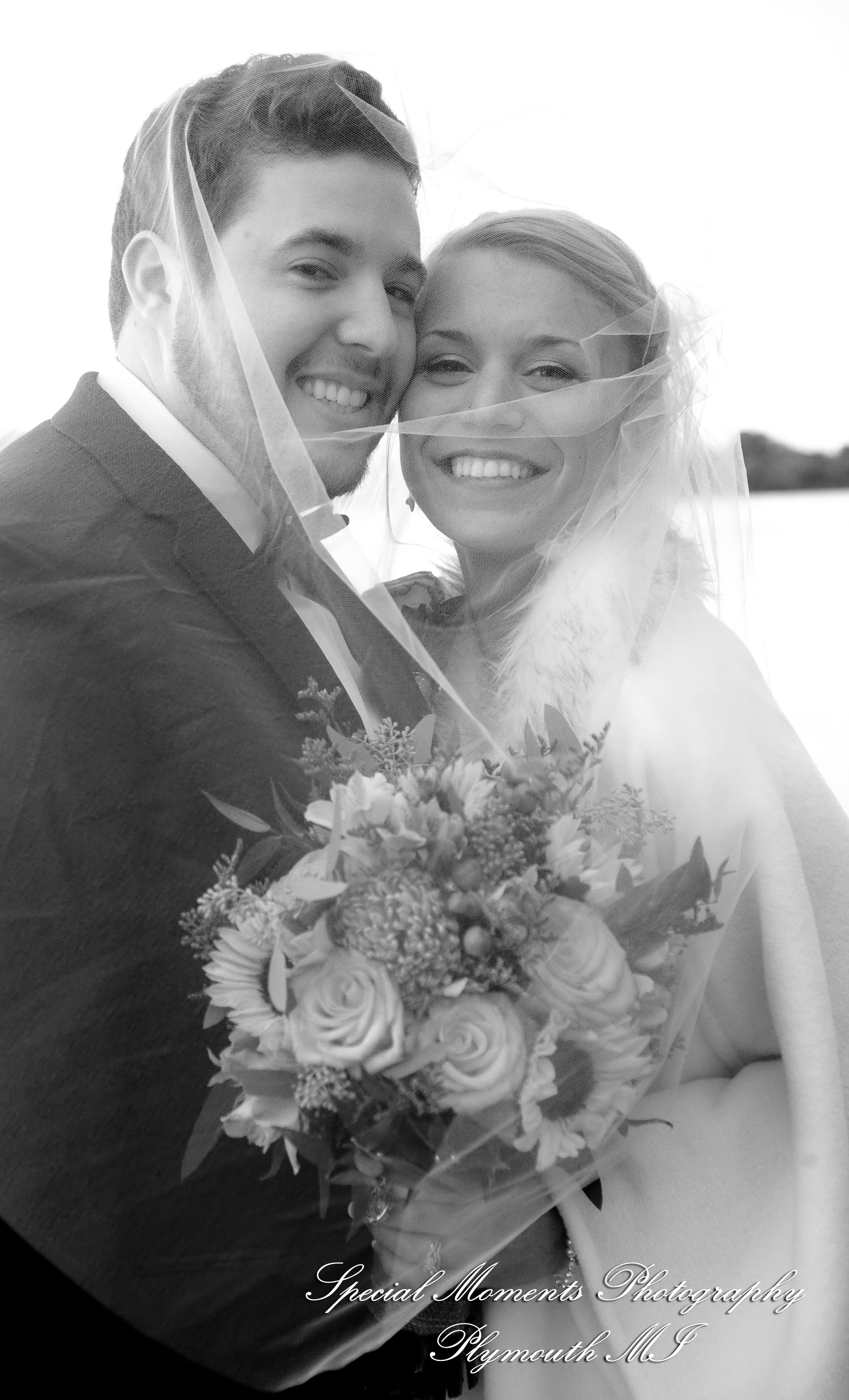 Leanne & Daniel at Elizabeth Park Trenton MI wedding photograph