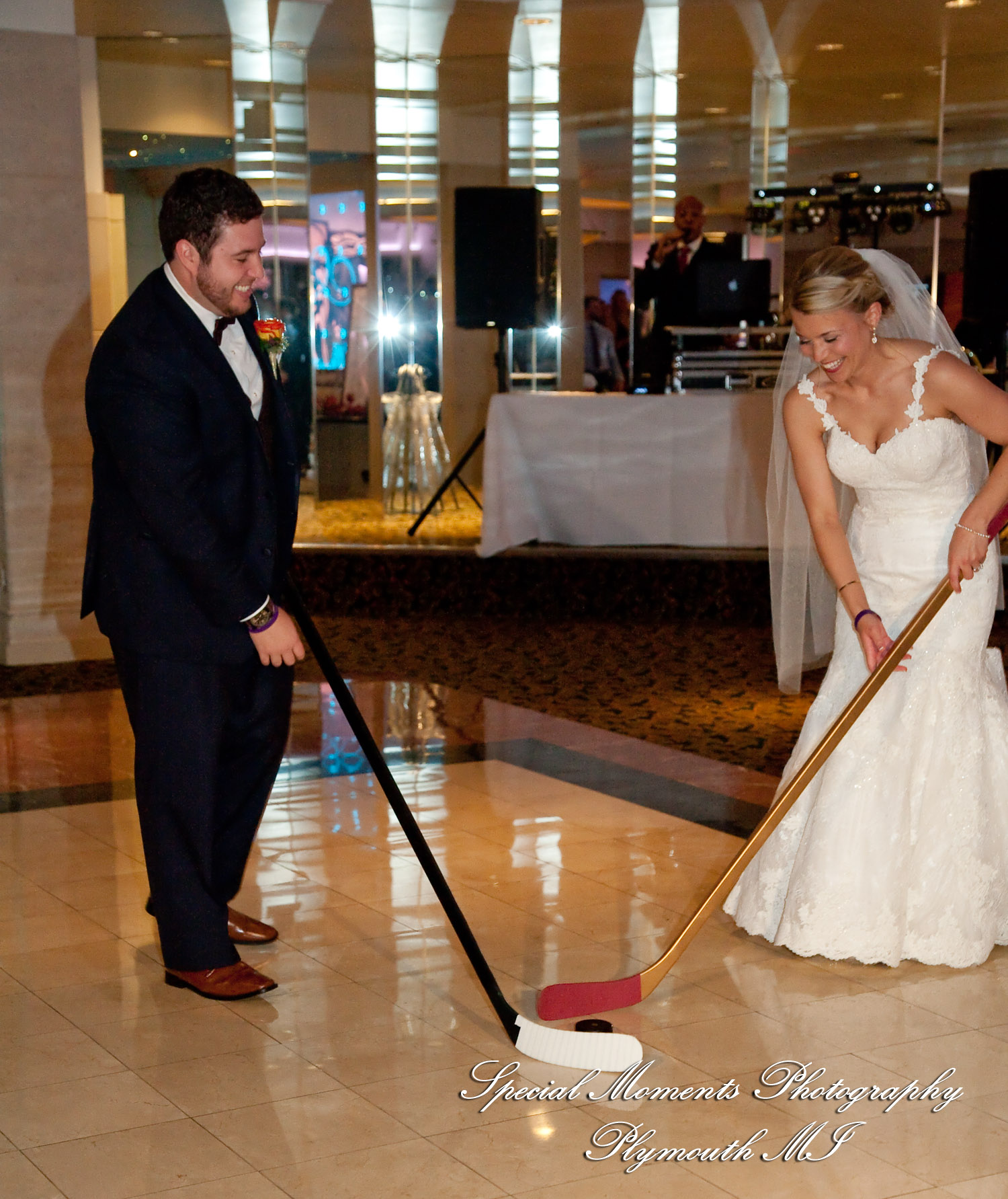 Leanne & Daniel at Arnaldo's Banquet Center Riverview MI wedding photograph