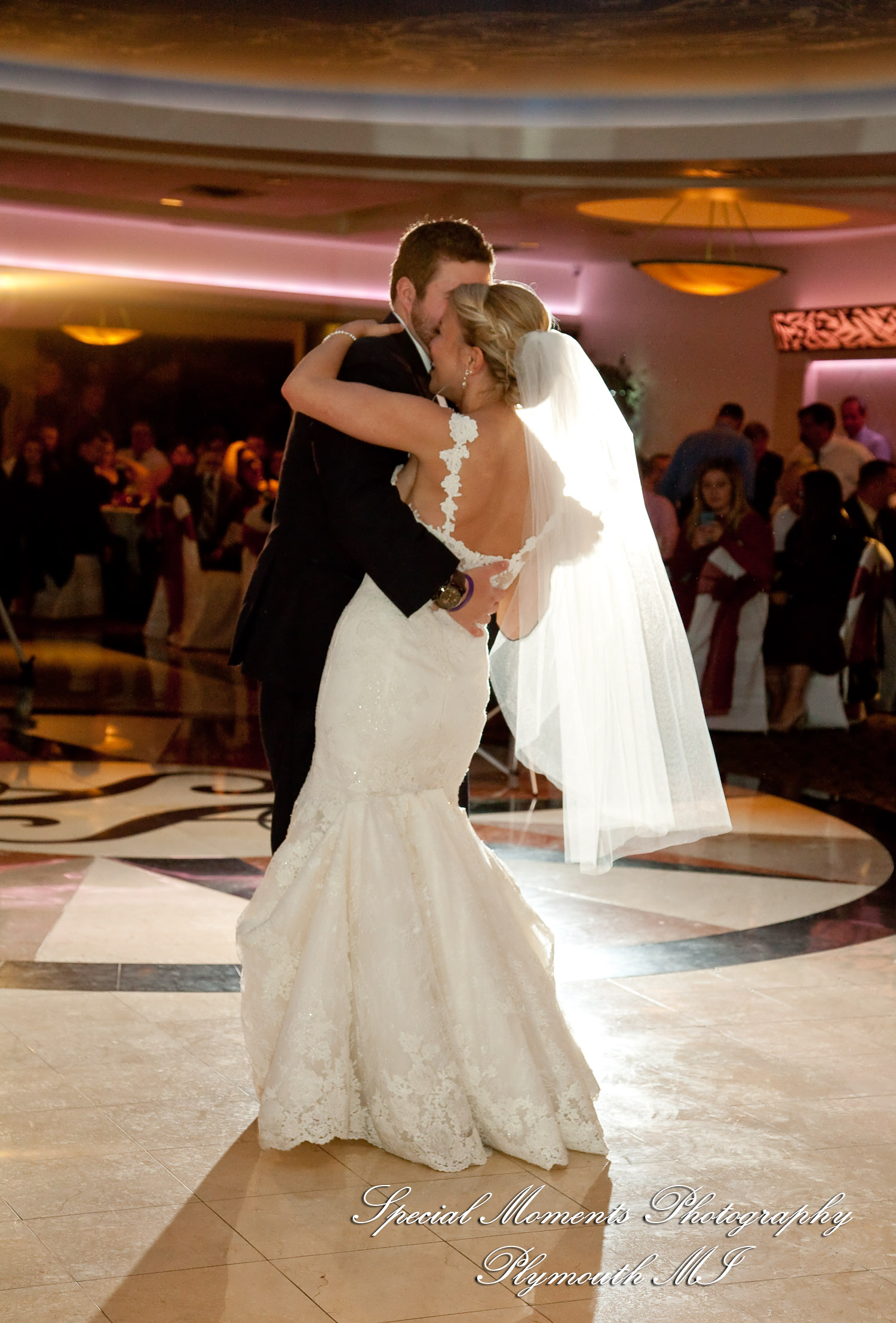 Leanne & Daniel at Arnaldo's Banquet Center Riverview MI wedding photograph