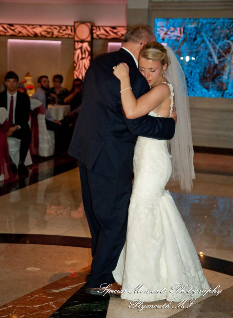 Leanne & Daniel at Arnaldo's Banquet Center Riverview MI wedding photograph