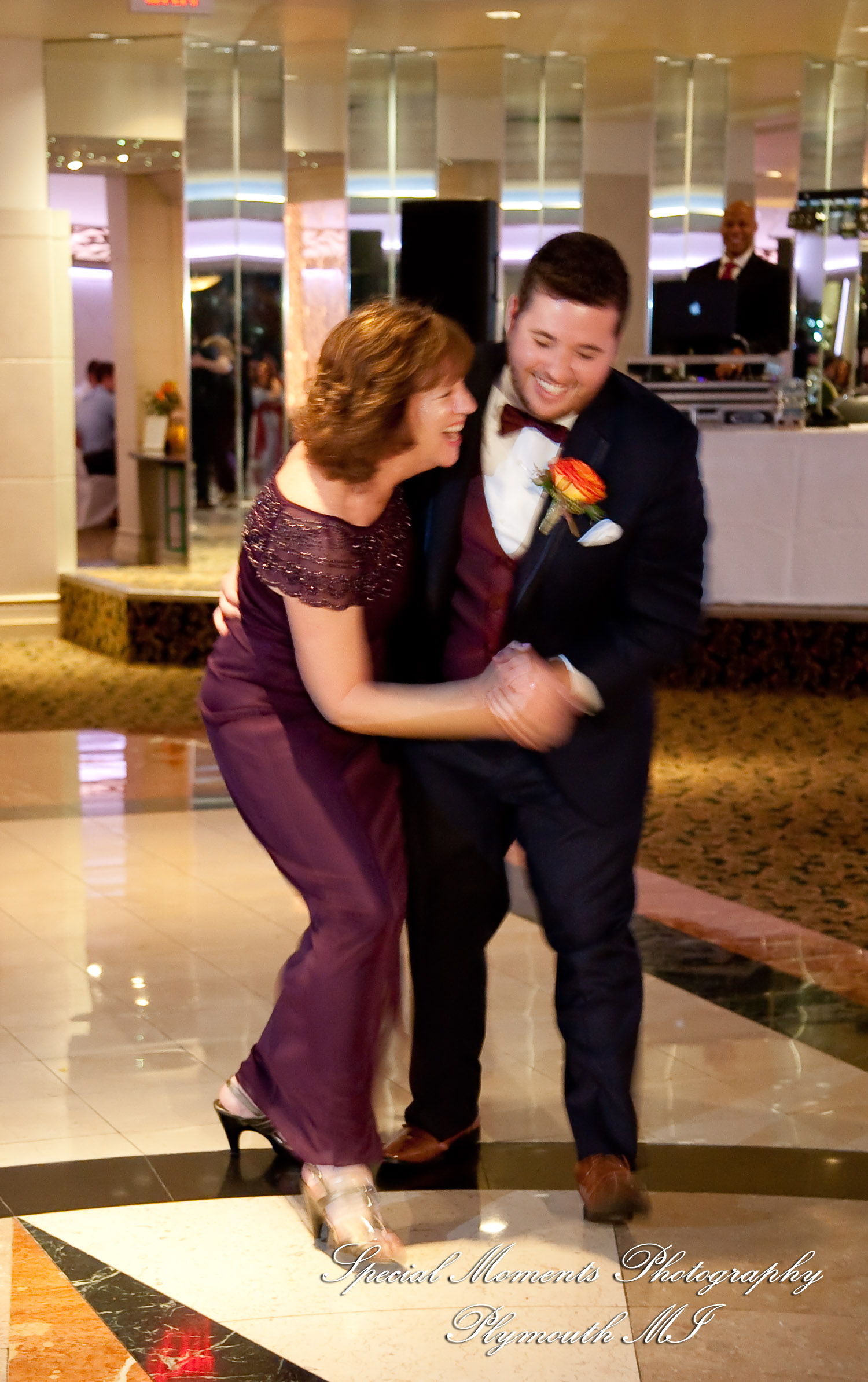 Leanne & Daniel at Arnaldo's Banquet Center Riverview MI wedding photograph