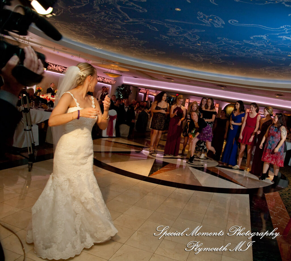 Leanne & Daniel at Arnaldo's Banquet Center Riverview MI wedding photograph