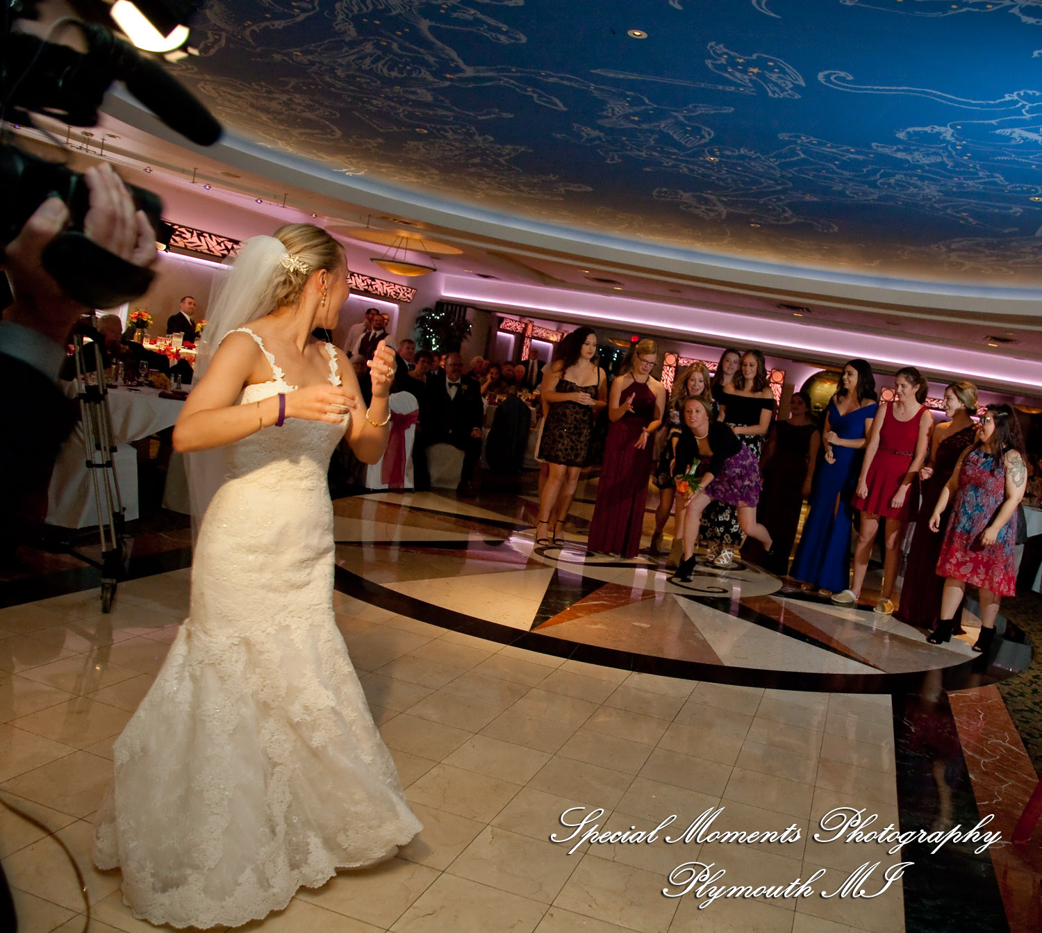 Leanne & Daniel at Arnaldo's Banquet Center Riverview MI wedding photograph