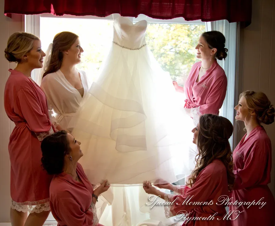 Iroquois Club Bloomfield Hills MI wedding photograph