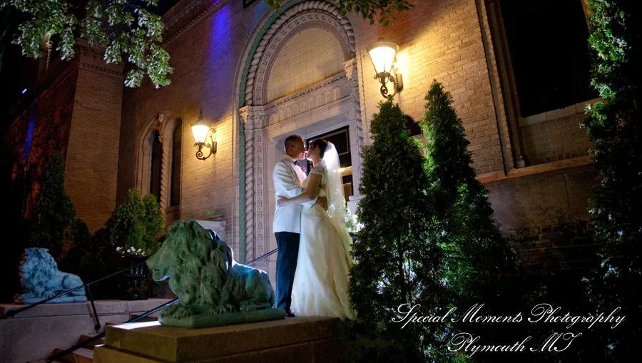 Lafayette Grande Banquet Facility Pontiac MI wedding photography