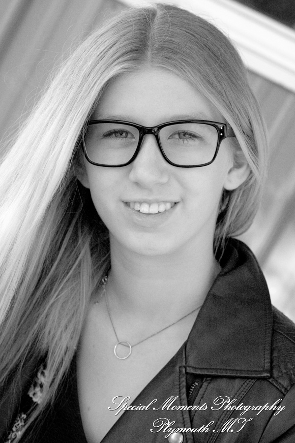 Clare B. at Plymouth Orchard Plymouth MI senior photography