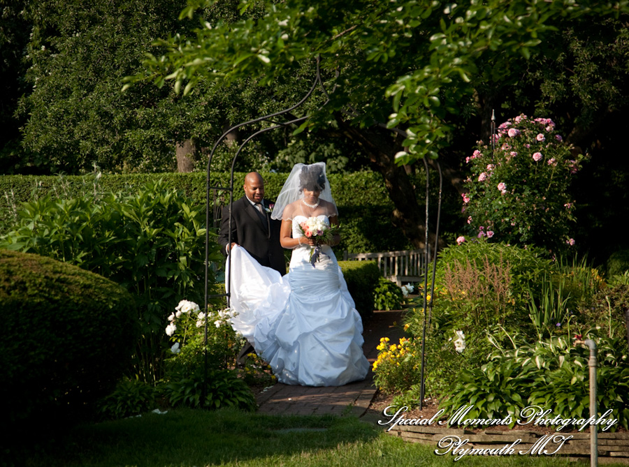 Grosse Pointe War Memorial Grosse Pointe Farms wedding photograph