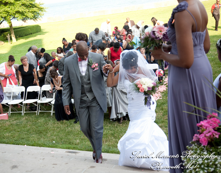 Grosse Pointe War Memorial Grosse Pointe Farms wedding photograph