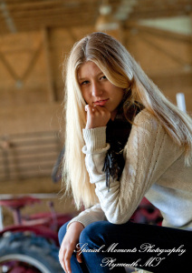 Clare B. at Plymouth Orchard Plymouth MI senior photography