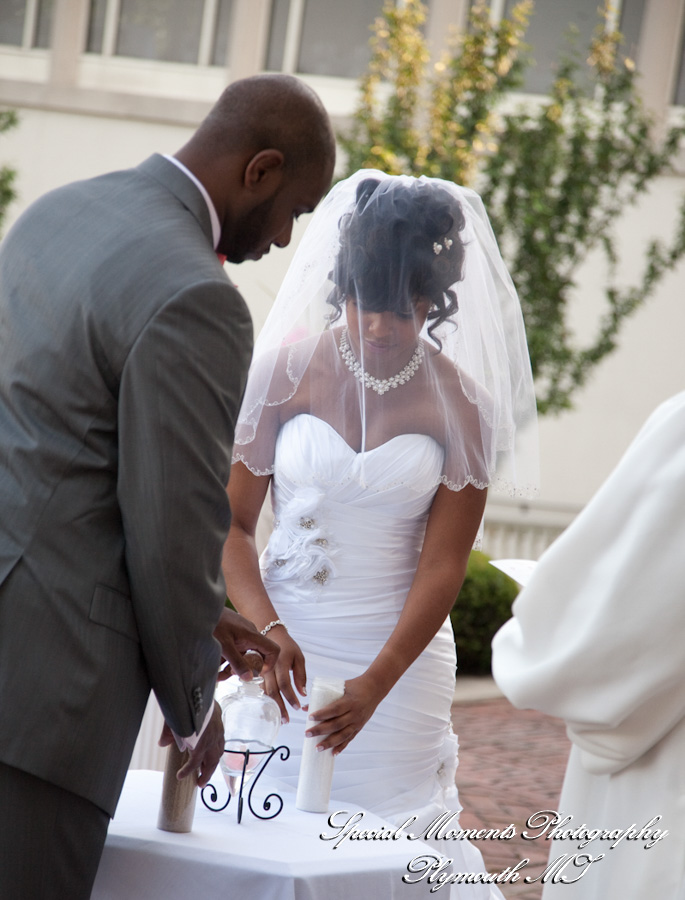 Grosse Pointe War Memorial Grosse Pointe Farms wedding photograph