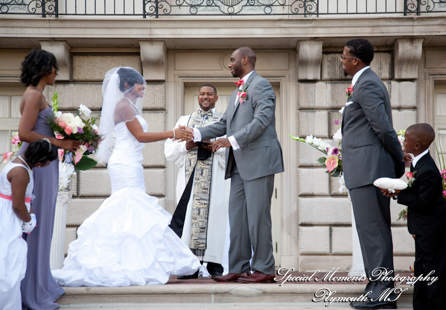Grosse Pointe War Memorial Grosse Pointe Farms wedding photograph