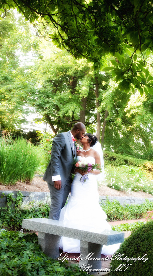 Grosse Pointe War Memorial Grosse Pointe Farms wedding photograph