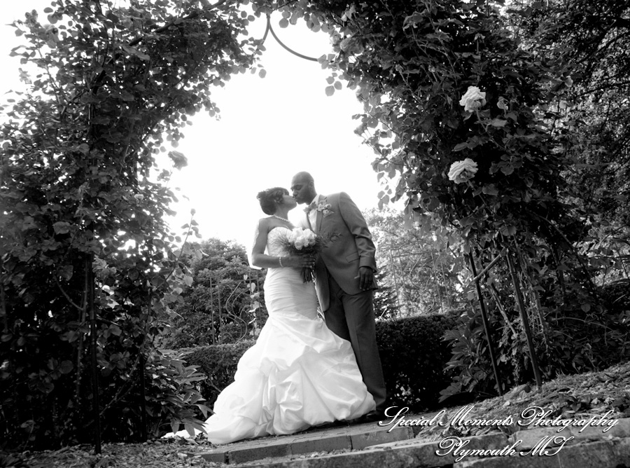Grosse Pointe War Memorial Grosse Pointe Farms wedding photograph