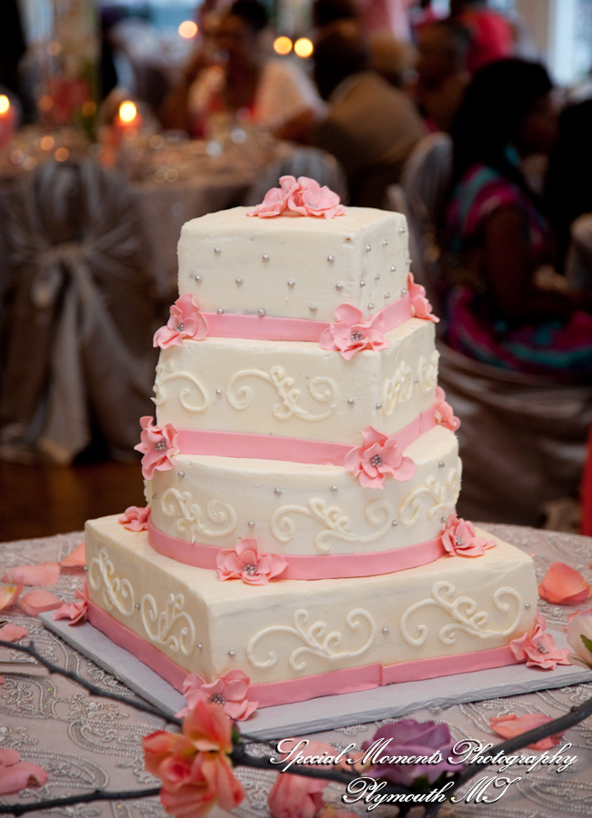 Grosse Pointe War Memorial Grosse Pointe Farms wedding photograph