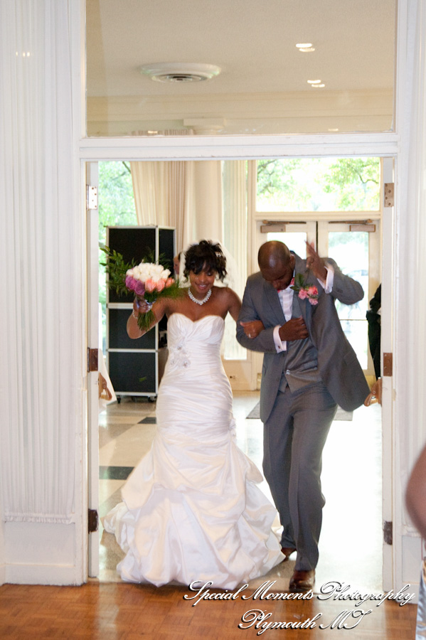Grosse Pointe War Memorial Grosse Pointe Farms wedding photograph
