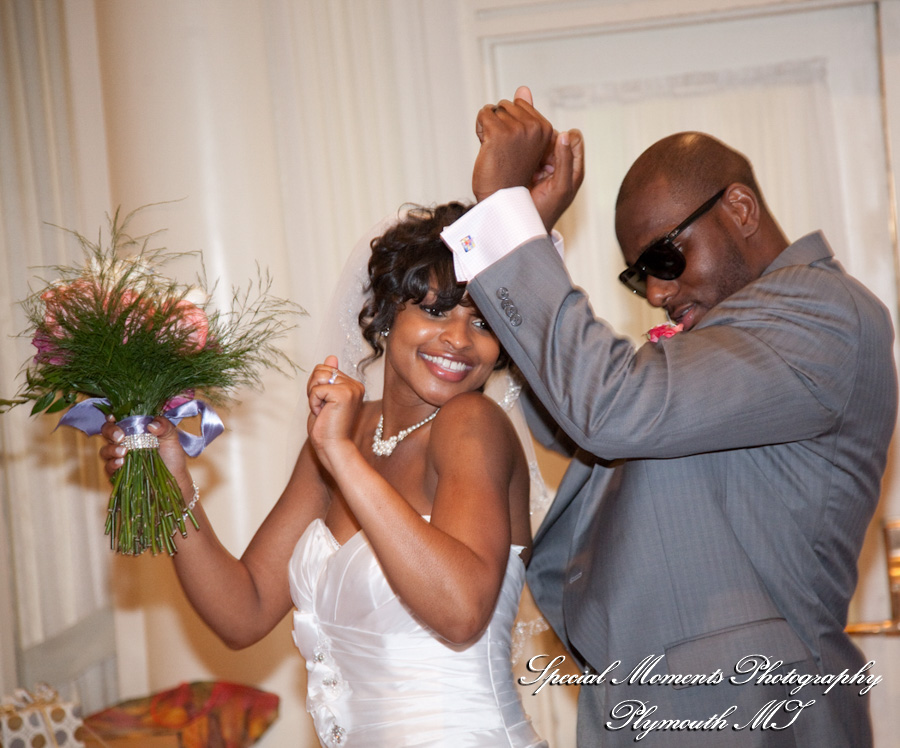 Grosse Pointe War Memorial Grosse Pointe Farms wedding photograph