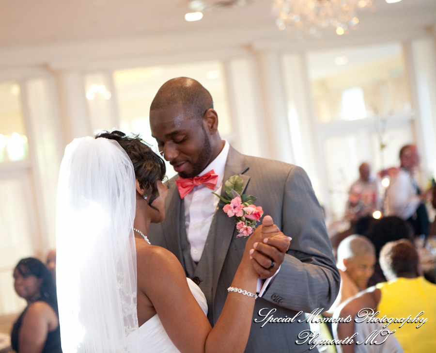 Grosse Pointe War Memorial Grosse Pointe Farms wedding photograph