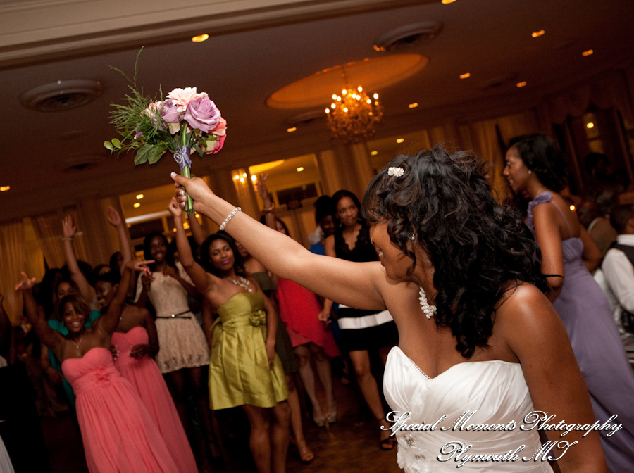 Grosse Pointe War Memorial Grosse Pointe Farms wedding photograph