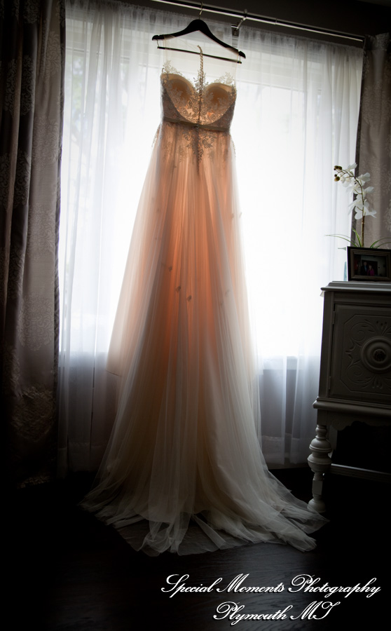 Heritage Park Farmington Hills MI wedding photograph