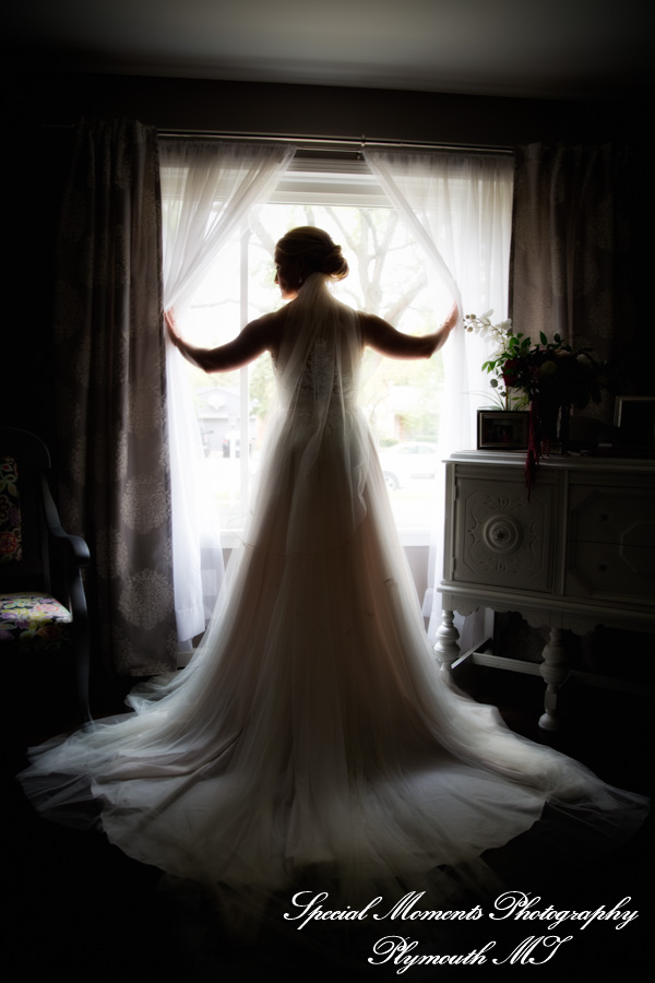 Heritage Park Farmington Hills MI wedding photograph