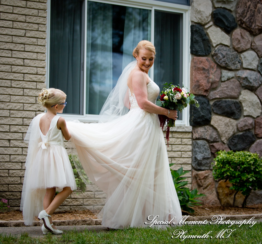 Heritage Park Farmington Hills MI wedding photograph